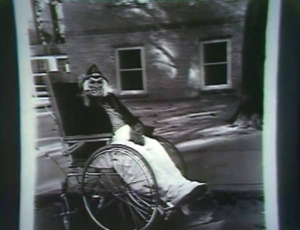 Thumbnail capture of Diane Arbus: Masters of Photography