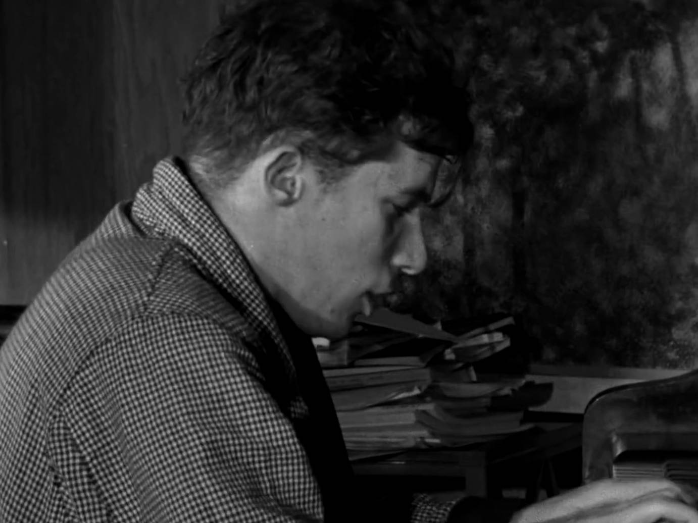 Thumbnail capture of Glenn Gould - Off the Record